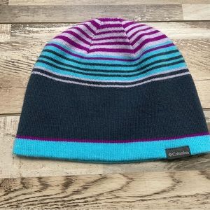 Columbia Beanie
Excellent Condition 
OS Youth